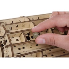 Maquette Labyrinthe mobile 3D en bois - Puzzle - Mr. Playwood 2
