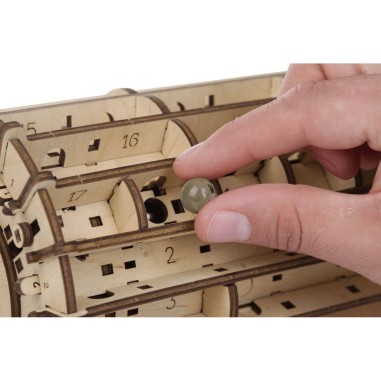 Maquette Labyrinthe mobile 3D en bois - Puzzle - Mr. Playwood