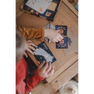 L'Enquête par Courrier - L'Espace - Éditions - Jeux de société - En Cavale